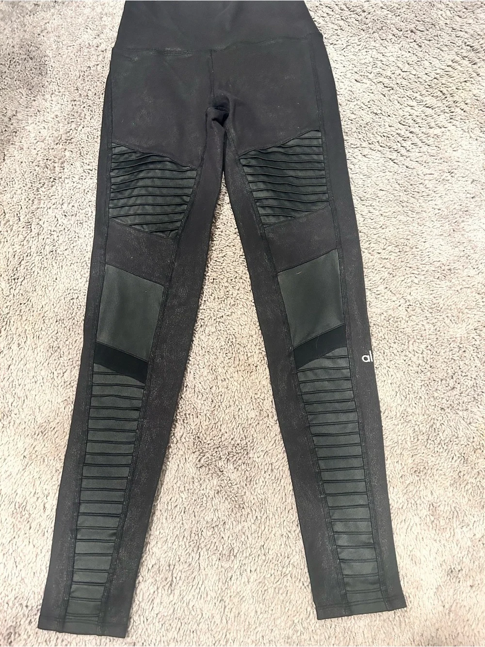 Alo Yoga High-Waist Moto Ribbed Active Leggings - Black.  Small